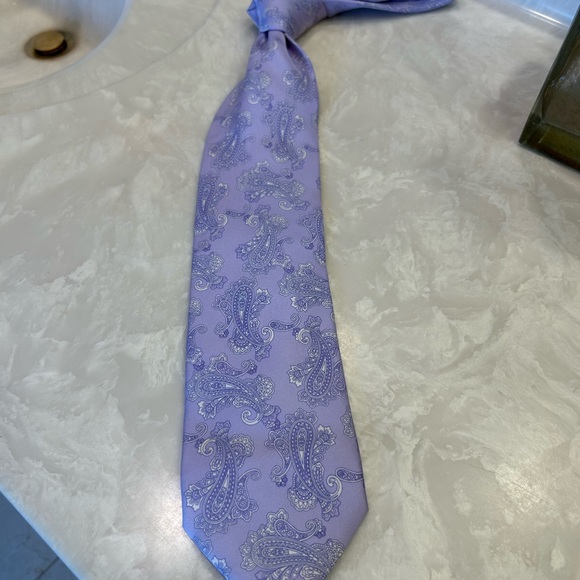 Brioni Elegant Paisley Men's Tie - Lavender Purple Silk, Made in Italy - Picture 10 of 12